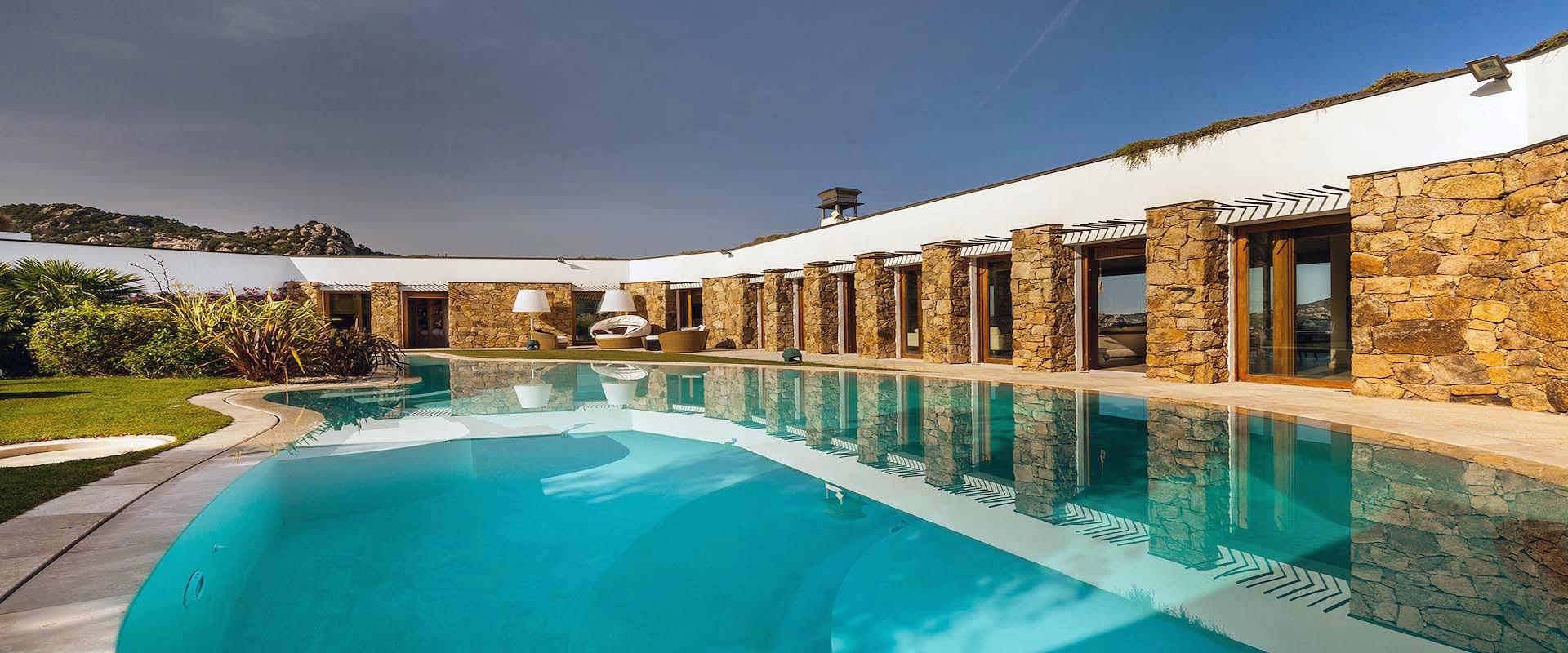 Villa Splendida infinity pool